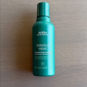 AVEDA Botanical Repair Strengthening Shampoo - Teal